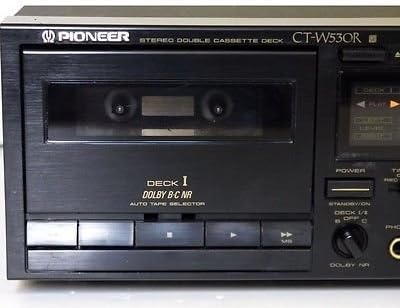 Close-up of Deck I controls on Pioneer CT-W530R