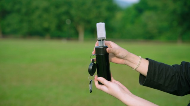 Golf Accessories Set - Club Brush, Chipper, Microfiber Towel, Groove Cleaner Tool, Carabiners, Brush Cover, Ball Washer - Gift for Men, Women, Kids