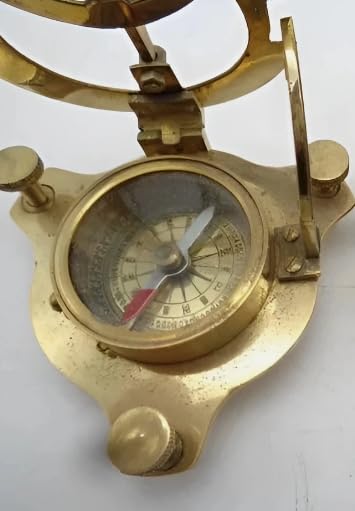 Brújula antigua de latón con reloj de sol vintage miniatura 2