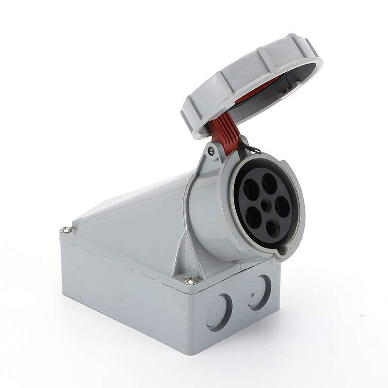 Conector trifásico 63A IP67 de 5 pines con máxima protección contra agua