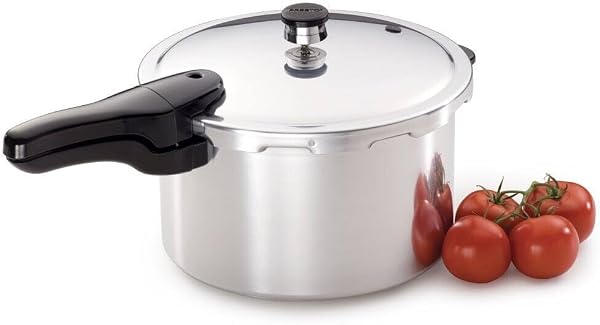 Presto 01282 8-Quart Aluminum Pressure Cooker with automatic pressure regulator