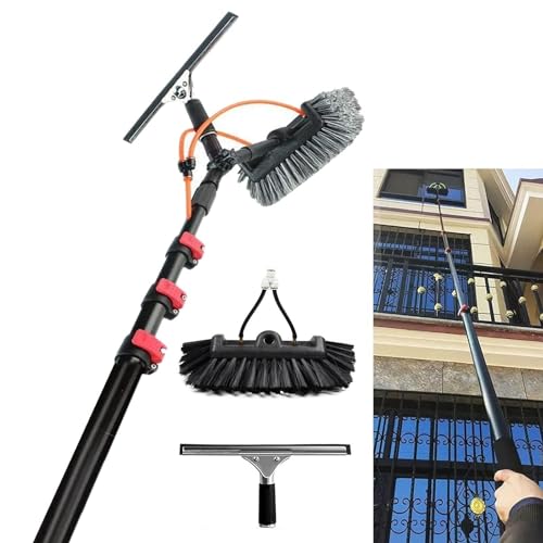 Brosse télescopique alimentée en eau pour l'entretien des verrières de la maison