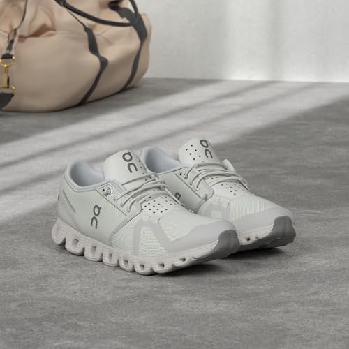 Image of On Women's Cloud 5 Sneakers