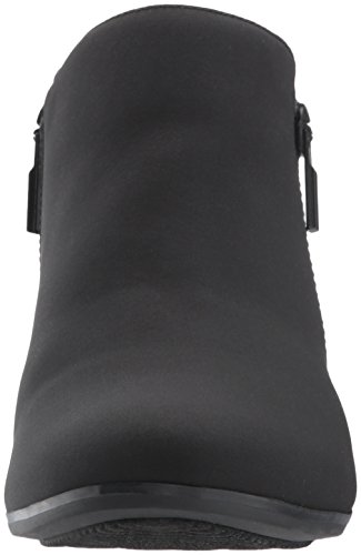 Trotters Women's Major Ankle Bootie, Black/Black, 92