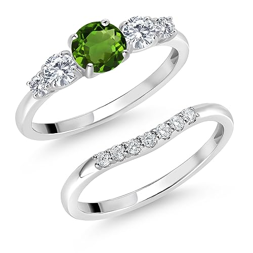 Gem Stone King 10K White Gold Green Chrome Diopside White Moissanite and Lab Grown Diamond 5 Stone Bridal Engagement Wedding Ring Set For Women (0.81 Cttw, Round, Available in Size 5,6,7,8,9)