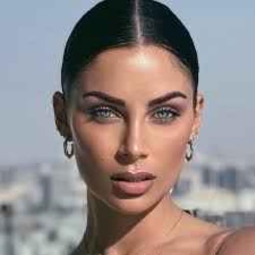 『Cally Jane Beech: Love Island, Parenting and Deepfake Nudes』のカバーアート