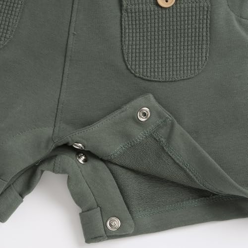 Set 2 Stück T-Shirt + Kurze Latzhose, grün, 86