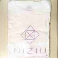 NiziU 公式Tシャツ Mサイズ 新品/Make you happy Amazon.co.jp: NiziU Make you happy Tシャツ（Mサイズ