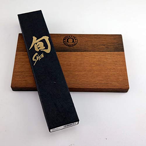 Foto von Kai Shun DM-0722 Tomatenmesser 15 cm mit Wellenschliff – Damastmesser Premium Küchenmesser für präzise Schnitte inkl. handgefertigtem Fassholzbrett aus Eiche 30x20 cm