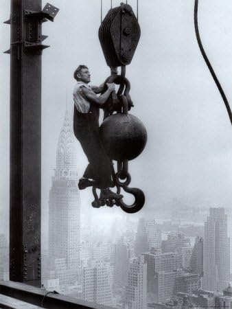 Travailleur A La Construction Empire State Building Art Poster Print 18 X 24 Amazon Fr Cuisine Et Maison