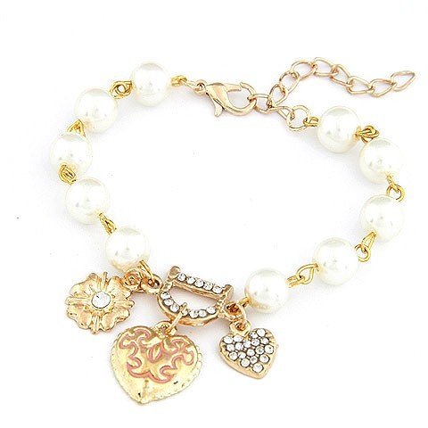 Crunchy Fashion Ivory Heart Charm Bracelet