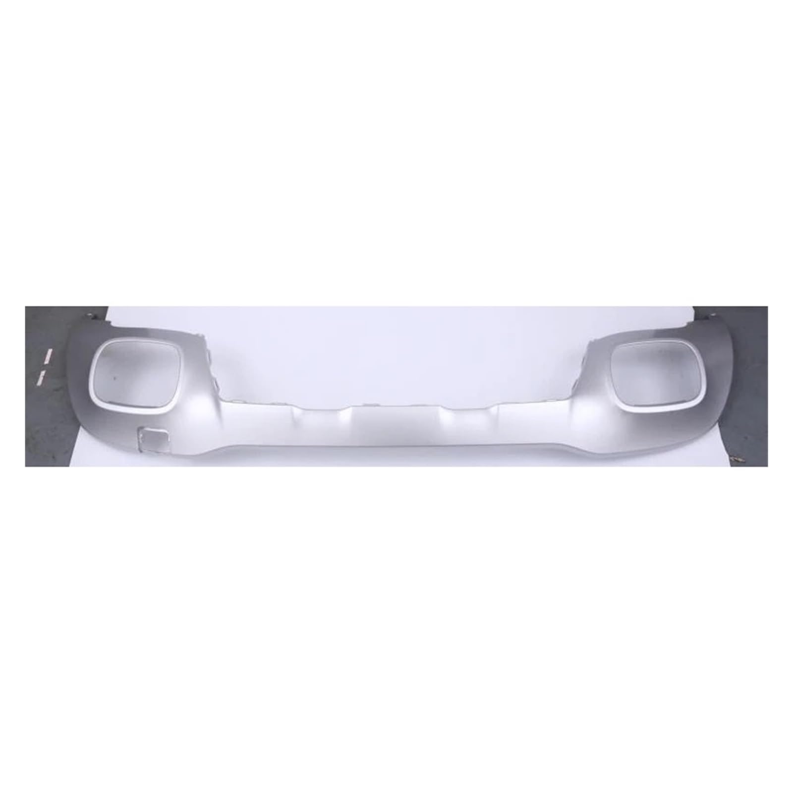 Parachoques trasero Mercedes GLA W156 difusor con moldura mate anti arañazos 6