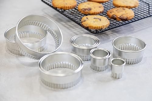 KitchenCraft Fluted Metal Biscuit/Pastry Cutters with Storage Tin (Set of 11), Silver - Image 6
