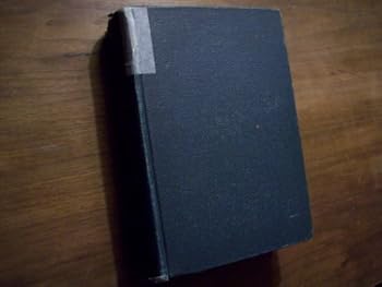 Hardcover A Short History of the English People Book