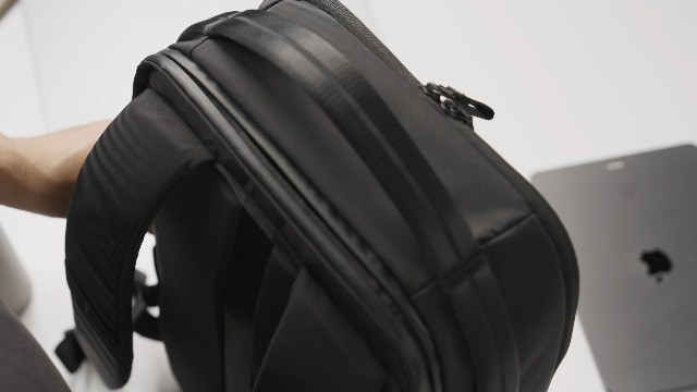 Amazon.co.jp: [tomtoc] パソコンバックパック 20L ディパック