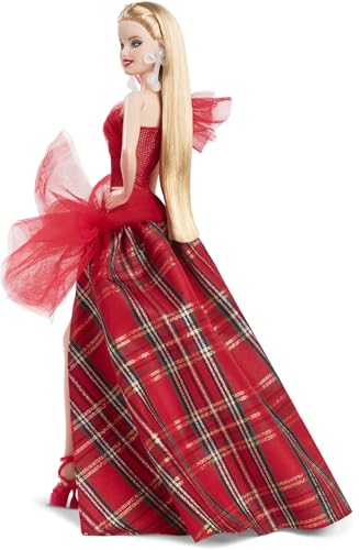 Barbie Signature, 2024 Holiday Blonde Fashion Doll Portant Une Robe avec Une Jupe à Carreaux, Cadeau de Collection saisonnier dans Un Emballage présentable, HRM65 – Image 6