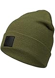 PERFEKTE PASSFORM: Dank des dehnbaren Rippenstrickmusters passt sich die Mütze perfekt an jede Kopfform an ohne zu drücken oder zu verrutschen. Der stylische Leatherpatch an der Front verleiht der Mütze einen modernen Look.