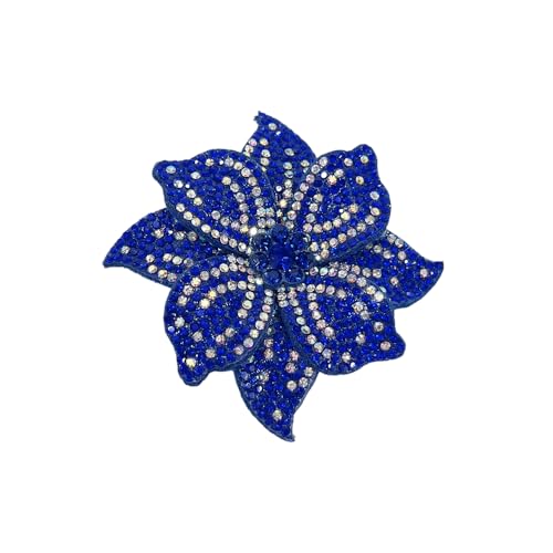 Broche camélia strass pour accessoiriser une robe de bal ou un sac à main