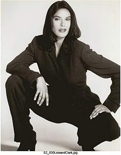 Teri Hatcher in suit knelt down (Lois & Clark-Black and White) - 8 inch x10 inch PHOTOGRAPH Performer & Actor Black and White PHOTOGRAPH-CJ Teri Hatcher in suit knelt down (Lois & Clark-Black and White) - 8 inch x10 inch PHOTOGRAPH Performer & Actor Black and White PHOTOGRAPH-CJ