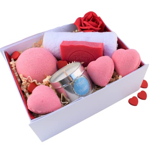 Luxury Love Heart Very Berry Gift Set. Bath Bombs, Soap, Candle. Handmade by Fizzy Fuzzy.