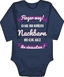 Shirtracer Statement Sprüche Baby - Ich Habe einen verrückten Nachbarn lila - 12/18 Monate - Navy Blau - Geschenk nachbarn - BZ30 - Baby Body Langarm