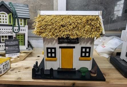 ARBORIA Irish Shamrock Cottage Pub Irish Souvenir birds house, Wooden Bird Houses Birdbox Nesting Box Feeder Robin Sparrow Hanging Boxes Ireland (Irish Cottage)