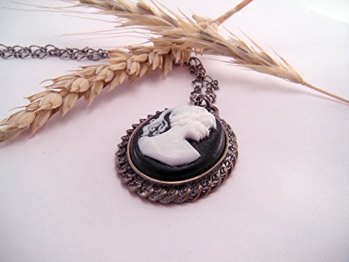 Miniatura 2 de Black and White Cameo Necklace Pendant on Scalloped Lace Bezel on 18 Inch Chain