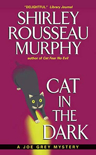 Cat in the Dark: A Joe Grey Mystery (Joe Grey Mystery Series)