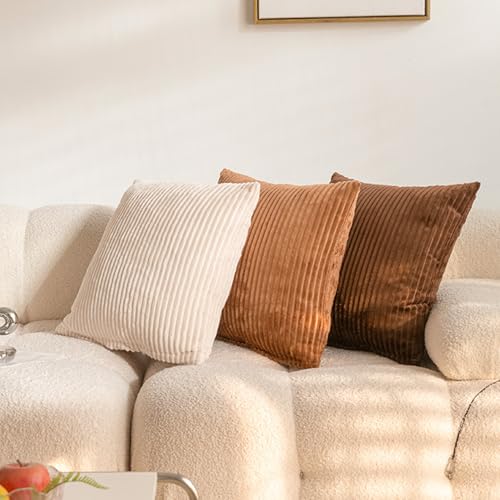 Housses de coussin lavables et douces pour protéger et décorer votre canapé
