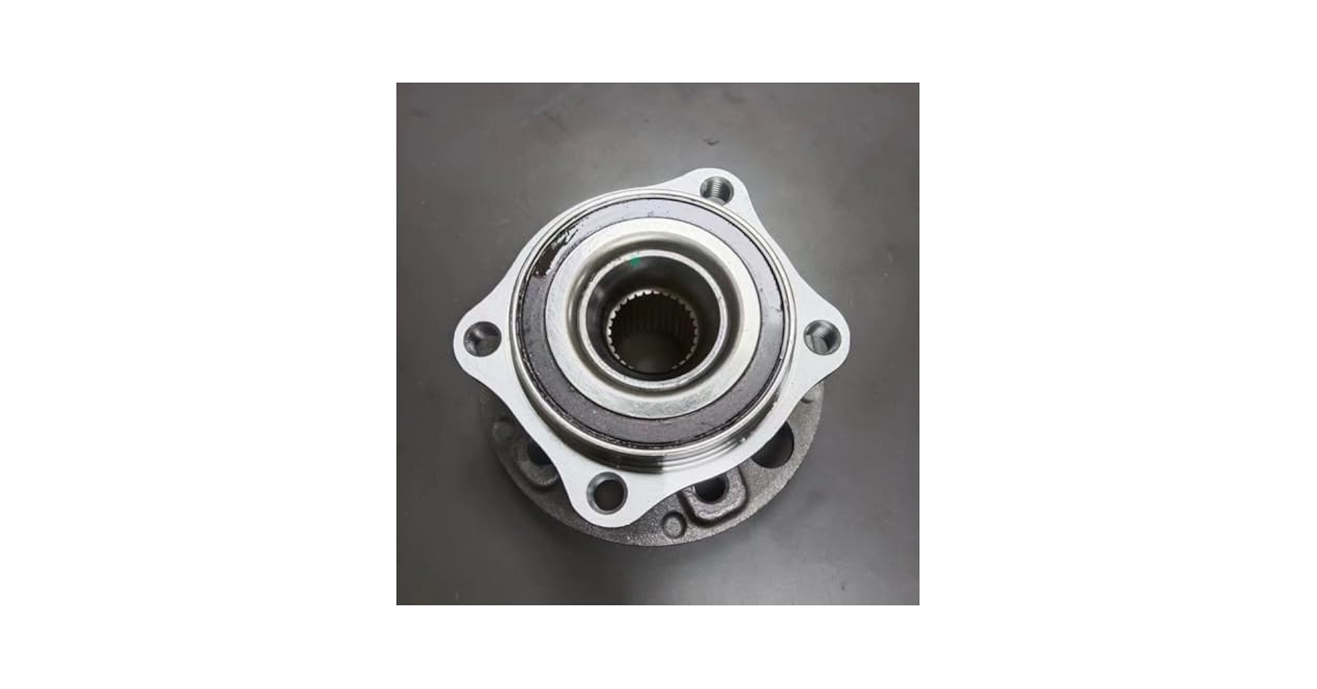 ばん9560 Amazon.com: 44300S47008 - Front Wheel Bearing (45X84X40X42