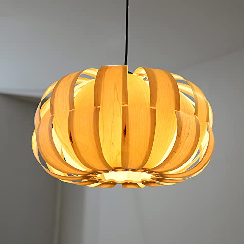 Lustre E27 en Bois Suspendu pour une Ambiance Bistrot et Table de Restaurant Conviviale