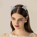 La diadema con orejas de gato es ligera y cómoda de llevar.