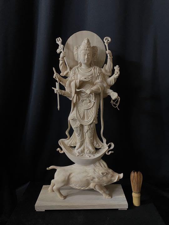 高57cm　井波彫刻　仏教工芸品　楠材　仏師で仕上げ品　護法善神 摩利支天立像 Amazon.co.jp: 高57cm 井波彫刻 仏教工芸品 楠材 仏師で仕上げ品 護法