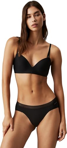 Siente la comodidad y el estilo de Calvin Klein. Susjetador push-up con copas transpirables realza tu figura de forma natural. Hecho con nailon reciclado, es perfecto para tu día a día. Un clásico atemporal que te encantará.