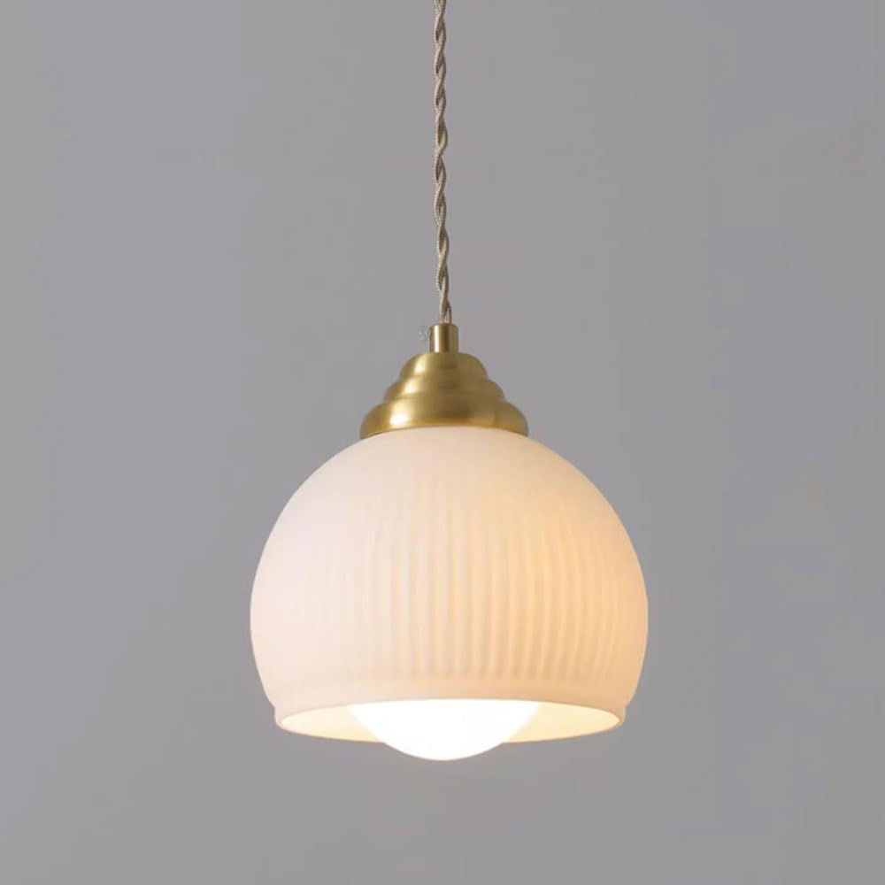 Lampe suspendue en laiton pour créer une ambiance de bar et restaurant
