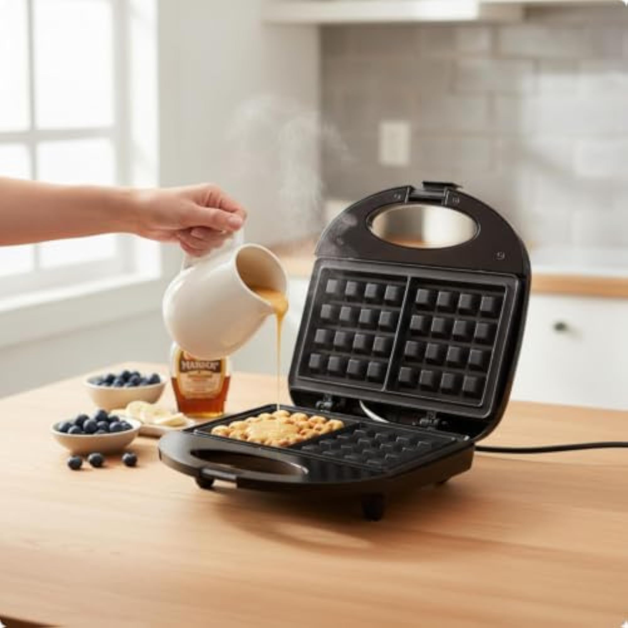 Sandwich Maker with Non-Stick Plates