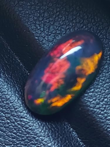 Cabochon opale éthiopienne noire pour création de bijoux bohèmes chic