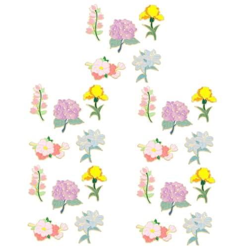 Broche fleur en émail à porter sur un blazer de bureau