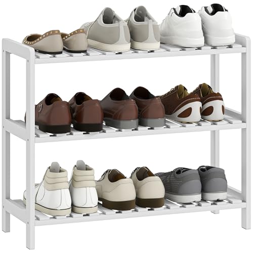 Meuble à chaussures blanc pour l'entrée et le salon chaleureux