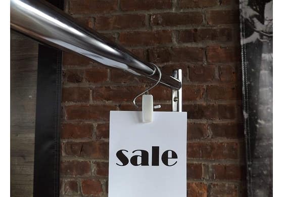 NAHANCO 610W Hang All White Plastic Clip with Chrome Hook, 4-1/2