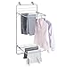 mDesign Stendibiancheria da Appendere alla Porta – Stendino Verticale in Metallo per Bagno o Lavanderia – Stenditoio Compatto con Due Ripiani Pieghevoli – Argento/Grigio