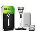 Produktbild Gillette Labs Nassrasierer Herren, Rasierer mit Reinigungs-Element + Reise-Etui zur Aufbewahrung für unterwegs + 3 Rasierklingen, Geschenk Männer, Premium-Magnetdock, weiß