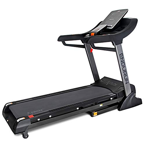 Motore CA da 2,5 HP a funzionamento continuo (4.5 HP Peak) per una sensazione fluida e potente; gamma di velocità: 0,5 - 22 km/h (0,3 - 13,7 mph) con 5 chiavi a velocità rapida sulla console; range di inclinazione: 0-15% con 5 tasti ad inclinazione rapida sulla console; dimensioni ridotte 53 cm x 151 cm (60 