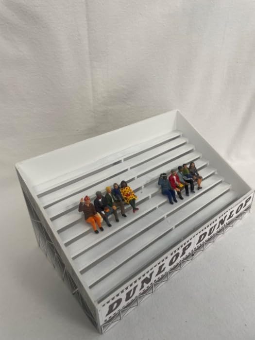 Greenhills 1.32 Scale UK Bleachers Building Kit & 2 x Spectator Sets for Scalextric Carrera Ninco SCX- New - ACC3312