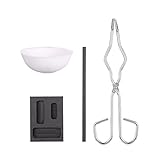 Darunter Tiegel, Zange, Graphitrührstab und Graphittiegel.