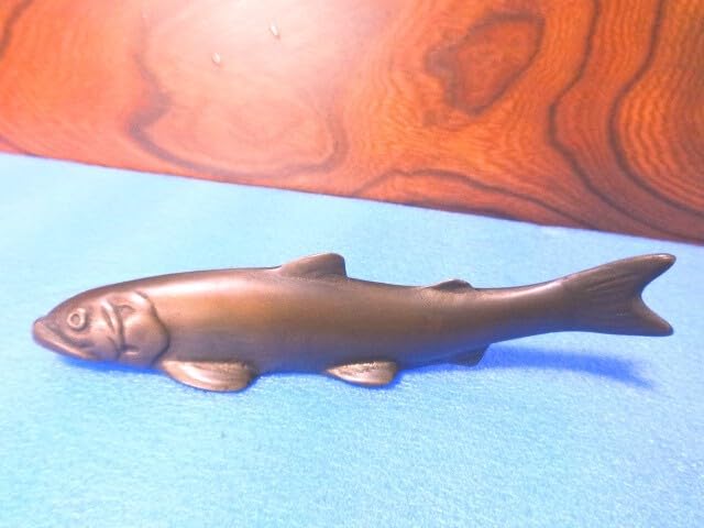 Amazon.co.jp: 鮎あゆ書鎮金属製置物香魚文鎮オブジェ若鮎銅器