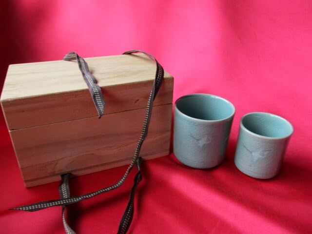 Amazon | 高麗青磁 青岩窯 雲鶴文 夫婦 ペア 湯呑 2客セット | ノー