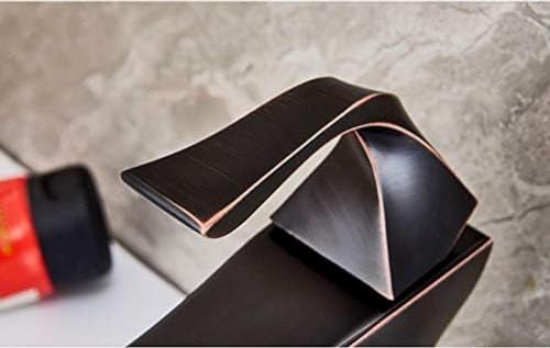 Grifos de baño de diseño vanguardista y cuerpo metálico macizo 4