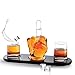 Whisky Karaffe Mittelfinger Spirituosen Dekanter mit 2 Tumbler-Gläsern. Whiskey Set inklusive eleganter Holzbasis. Außergewöhnliche Whisky Karaffe Set Geschenke für Männer und Frauen von HISA DARIL®