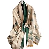 Ce foulard douillet est conçu pour le temps froid et est un excellent accessoire pour votre tenue d'automne et d'hiver.